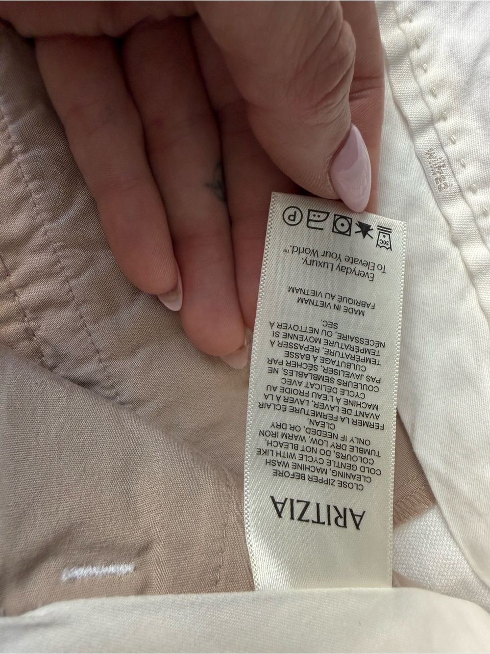 Women’s White Pleated Dress Pants - Picture 3 of 4